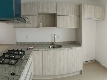 DEPTO DUPLEX  EN VENTA EN MEDIA LUNA JUNTO A CAÑADAS DEL LAGO  3 RECS, 2 BAÑOS, ALBERCA