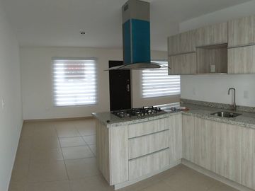 DEPTO DUPLEX  EN VENTA EN MEDIA LUNA JUNTO A CAÑADAS DEL LAGO  3 RECS, 2 BAÑOS, ALBERCA