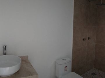 DEPTO DUPLEX  EN VENTA EN MEDIA LUNA JUNTO A CAÑADAS DEL LAGO  3 RECS, 2 BAÑOS, ALBERCA