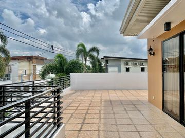 534sqm Corner Lot with 3 Bedroom 2-Storey House for SALE with pool in Angeles City near CLARK