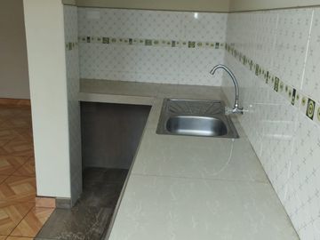 VENDO 5 DEPARTAMENTOS EN EDIFICIO UBICADO EN URB. LAS GARDENIAS DE PRO - LOS OLIVOS
