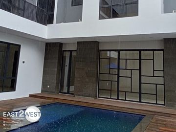 Dijual Rumah Emerald Cove Summarecon Gading Serpong Tangerang Cantik Bagus Lokasi Premium Strategis