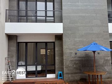 Dijual Rumah Emerald Cove Summarecon Gading Serpong Tangerang Cantik Bagus Lokasi Premium Strategis