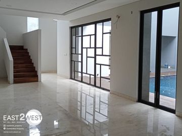 Dijual Rumah Emerald Cove Summarecon Gading Serpong Tangerang Cantik Bagus Lokasi Premium Strategis
