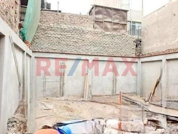 TERRENO COMERCIAL EN VENTA EN LINCE