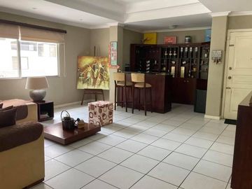 Vendo Amplio y Comodo Departamento en Urdesa Norte