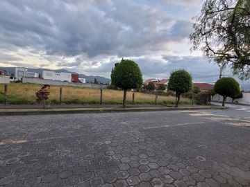 Vendo Hermoso Terreno Esquinero en Bohíos de Jatumpamba