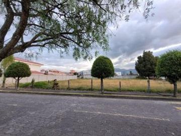 Vendo Hermoso Terreno Esquinero en Bohíos de Jatumpamba