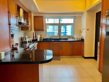 🏢 FOR SALE: Semi-Furnished Corner Unit in Mahogany Tower, One Serendra, BGC 🌟