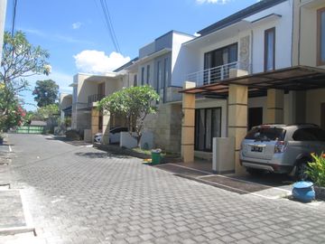 One gate New Modern Minimalist House in Denpasar