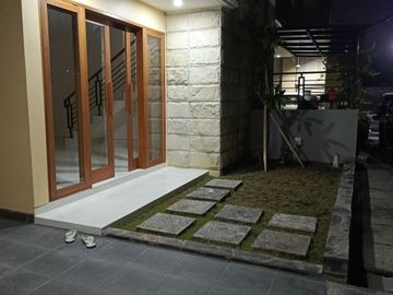 One gate New Modern Minimalist House in Denpasar