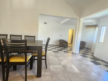 VENTA HERMOSA CASA EN PH INDEPENDIENTE- CENTRICA 4 DORMITORIOS