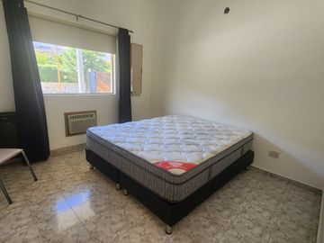 VENTA HERMOSA CASA EN PH INDEPENDIENTE- CENTRICA 4 DORMITORIOS