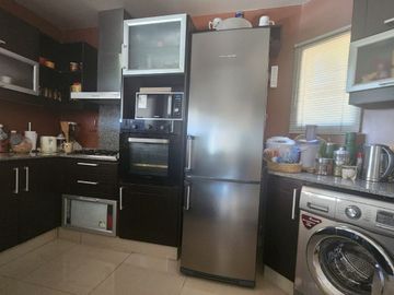 VENTA HERMOSA CASA , LOMAS DEL REY- OPORTUNIDAD