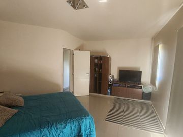 VENTA HERMOSA CASA , LOMAS DEL REY- OPORTUNIDAD