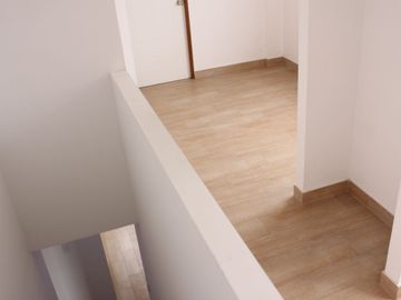SE VENDE DUPLEX DE ESTRENO EN SAN ISIDRO-TERCER PISO