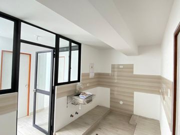 SE VENDE DUPLEX DE ESTRENO EN SAN ISIDRO-TERCER PISO