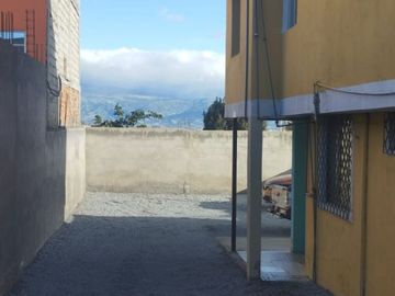 DE OPORTUNIDAD VENTA DE CASA EN SAN JUAN DE CALDERON QUITO ECUADOR