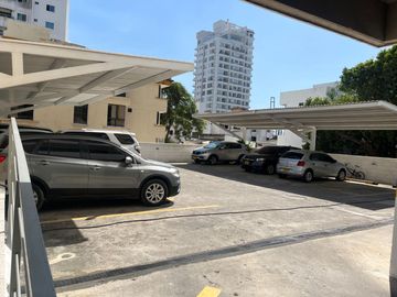 VENDO APARTAMENTO EN MANGA 3 HB - 123 MTS2 - ALCOBA Y BAÑO DE SERVICIO