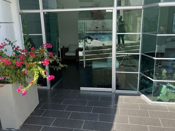 VENDO APARTAMENTO EN MANGA 3 HB - 123 MTS2 - ALCOBA Y BAÑO DE SERVICIO