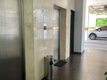 VENDO APARTAMENTO EN MANGA 3 HB - 123 MTS2 - ALCOBA Y BAÑO DE SERVICIO