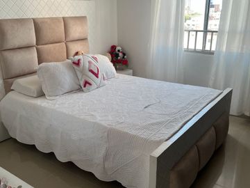 VENDO APARTAMENTO EN MANGA 3 HB - 123 MTS2 - ALCOBA Y BAÑO DE SERVICIO