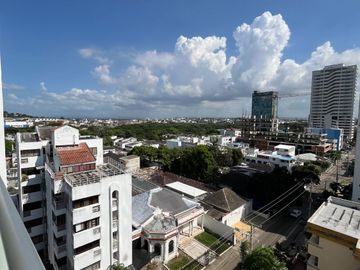 VENDO APARTAMENTO EN MANGA 3 HB - 123 MTS2 - ALCOBA Y BAÑO DE SERVICIO