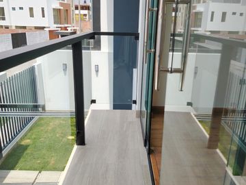 CASA DE ENSUEÑO EN CERRO COLORADO – ESPACIOS AMPLIOS Y ACABADOS DE LUJO