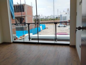CASA DE ENSUEÑO EN CERRO COLORADO – ESPACIOS AMPLIOS Y ACABADOS DE LUJO