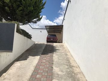 Venta Casa independiente en el Sector de San Pedro de Nayon