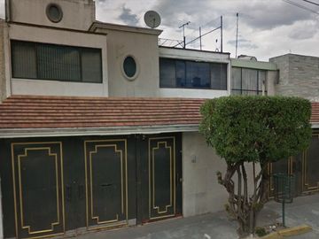 CASA EN REMATE EN NAUCALPAN MEXICO