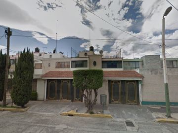 CASA EN REMATE EN NAUCALPAN MEXICO