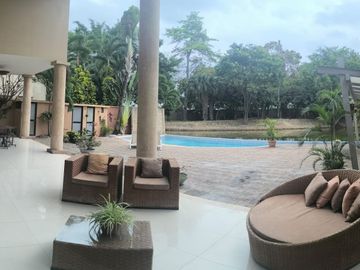 VENTA LAGUNA CLUB - CASA 4 DORMITORIOS -ESTUDIO- SALA ESTAR- PÉRGOLA- PISCINA