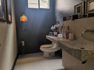 VENTA LAGUNA CLUB - CASA 4 DORMITORIOS -ESTUDIO- SALA ESTAR- PÉRGOLA- PISCINA