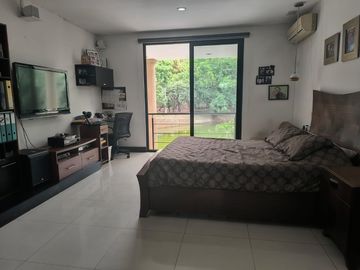 VENTA LAGUNA CLUB - CASA 4 DORMITORIOS -ESTUDIO- SALA ESTAR- PÉRGOLA- PISCINA