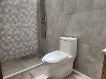CASA A ESTRENAR EN VENTA URB. LA COLINA VALLE DE LOS CHILLOS