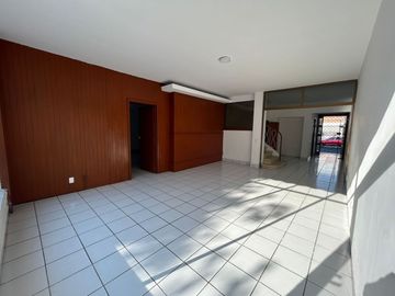Casa en Arcos Vallarta, ideal para departamentos o oficinas.