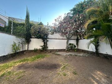 Casa en Arcos Vallarta, ideal para departamentos o oficinas.