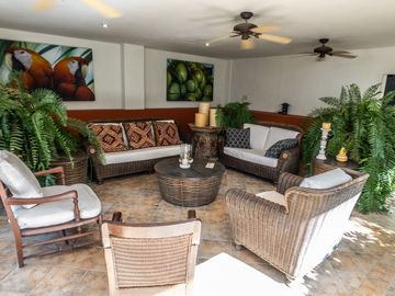Casa de Lujo en venta con Alberca, amplio jardin y terrazas, ideal para hotel boutique en Centro Historico