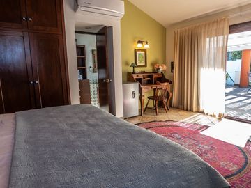 Casa de Lujo en venta con Alberca, amplio jardin y terrazas, ideal para hotel boutique en Centro Historico