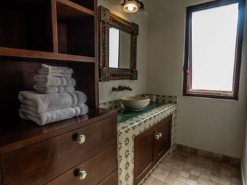 Casa de Lujo en venta con Alberca, amplio jardin y terrazas, ideal para hotel boutique en Centro Historico