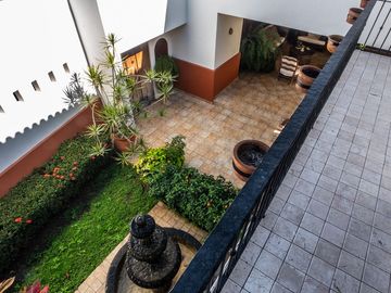 Casa de Lujo en venta con Alberca, amplio jardin y terrazas, ideal para hotel boutique en Centro Historico