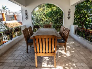 Casa de Lujo en venta con Alberca, amplio jardin y terrazas, ideal para hotel boutique en Centro Historico