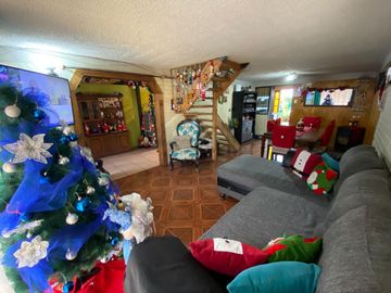 Casa Ampliada y Regularizada en Villa Chalets De Lo Infante de Maipú.