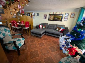 Casa Ampliada y Regularizada en Villa Chalets De Lo Infante de Maipú.