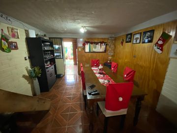 Casa Ampliada y Regularizada en Villa Chalets De Lo Infante de Maipú.