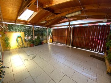 Casa Ampliada y Regularizada en Villa Chalets De Lo Infante de Maipú.