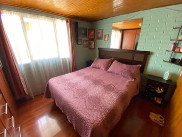 Casa Ampliada y Regularizada en Villa Chalets De Lo Infante de Maipú.