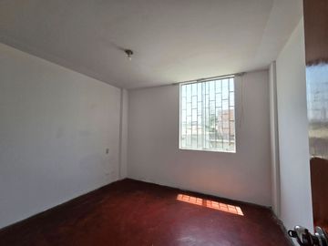 DEPARTAMENTO 2DO PISO EN VENTA 76 M2 URB. ALEJANDRO ALVAREZ - ATE