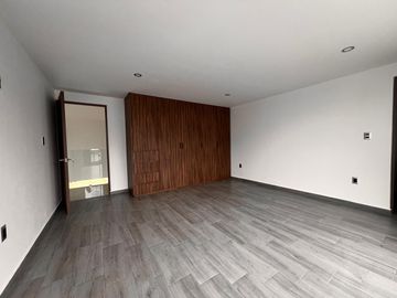 Venta de casa nueva moderna y muy iluminada en zona azul Lomas de Angelópolis ll